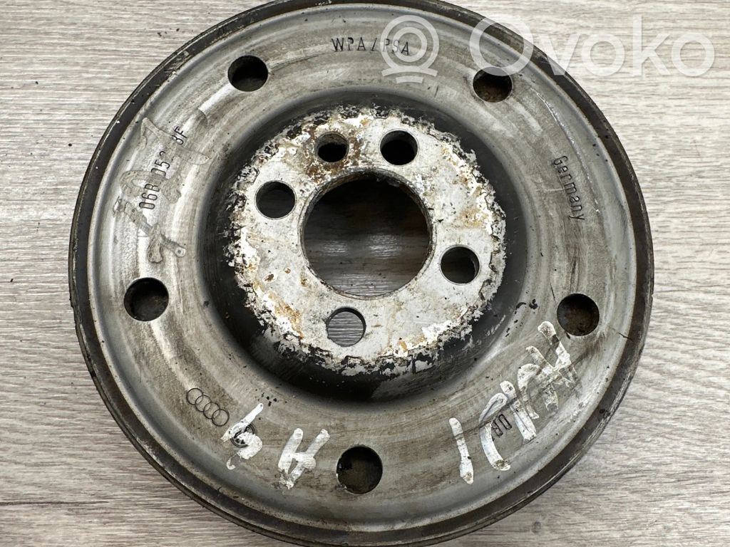 Audi A4 S4 B6 8E 8H Kampiakselin vauhtipyörä 
