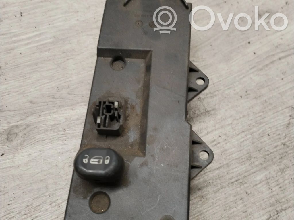 Chrysler Pacifica Electric window control switch 