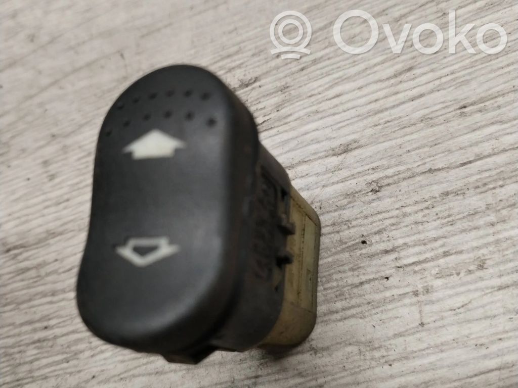 Ford Focus Electric window control switch 