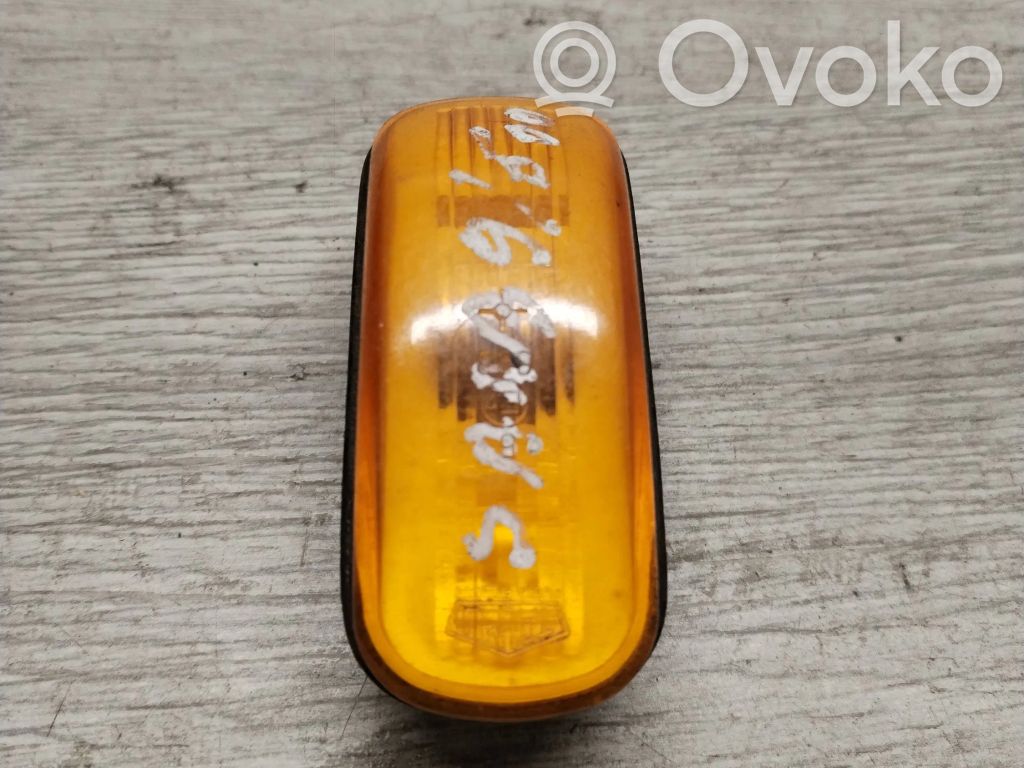 Front fender indicator light