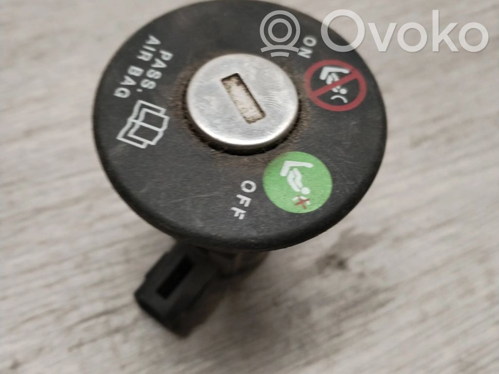 Alfa Romeo 156 Passenger airbag on/off switch 