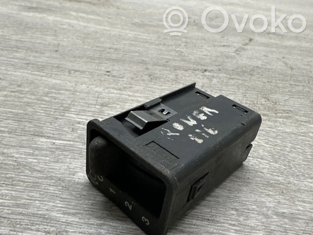 Honda CR-V Headlight level height control switch 