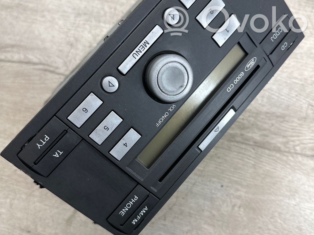 Ford Focus Radio / CD-Player / DVD-Player / Navigation 