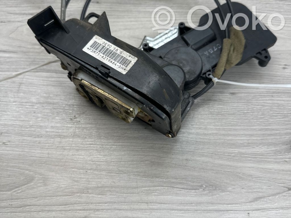 Mazda 2 Priekšpusē slēdzene 