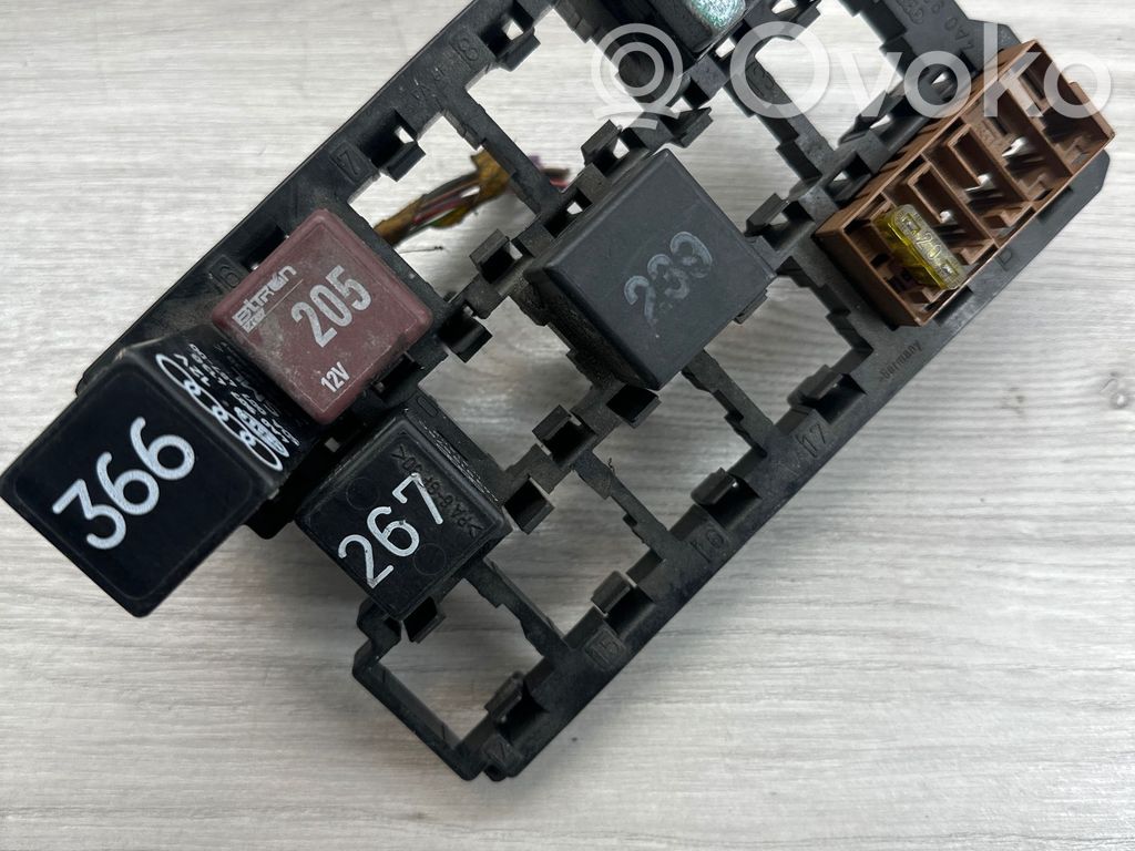 Audi A6 S6 C4 4A Fuse box set 