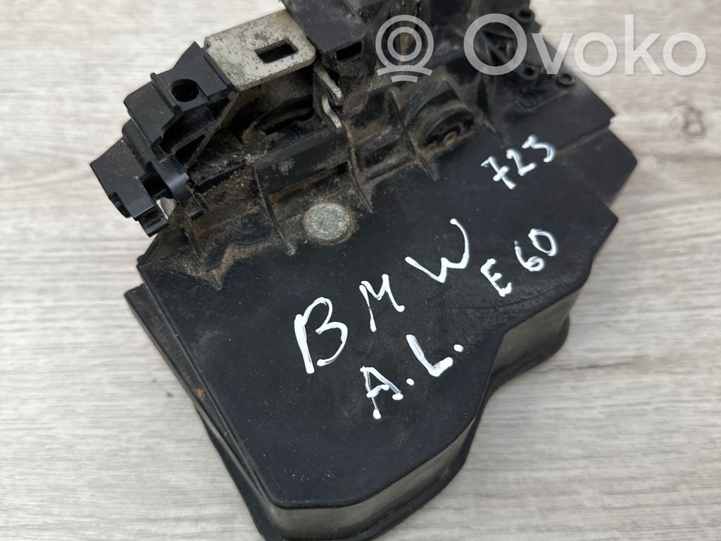 Aizmugurē slēdzene   7036172
