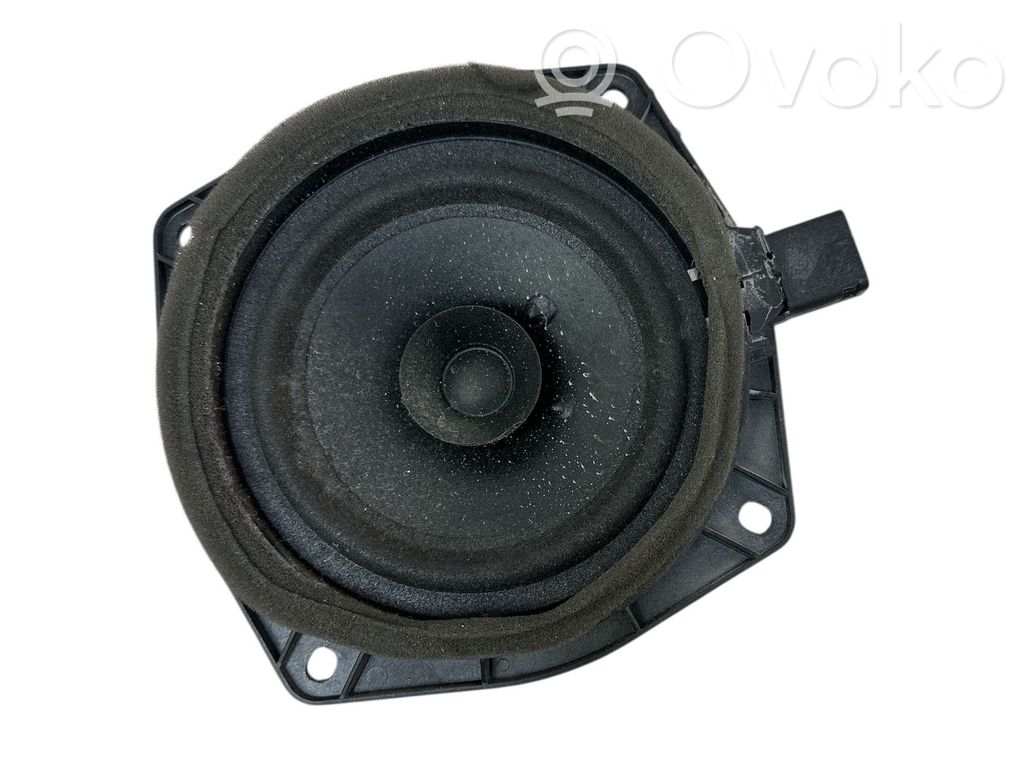 Enceinte de porte arrière   EAS13P17A6,N141417,D6D138C1