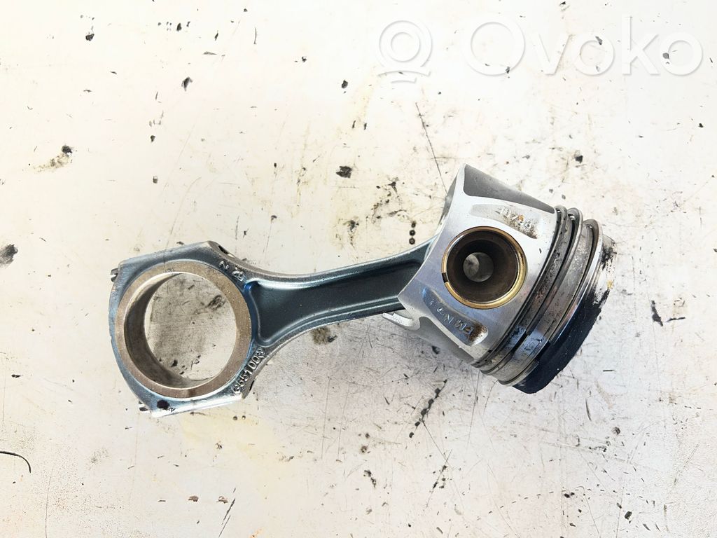 Mercedes-Benz C W204 Piston avec bielle 