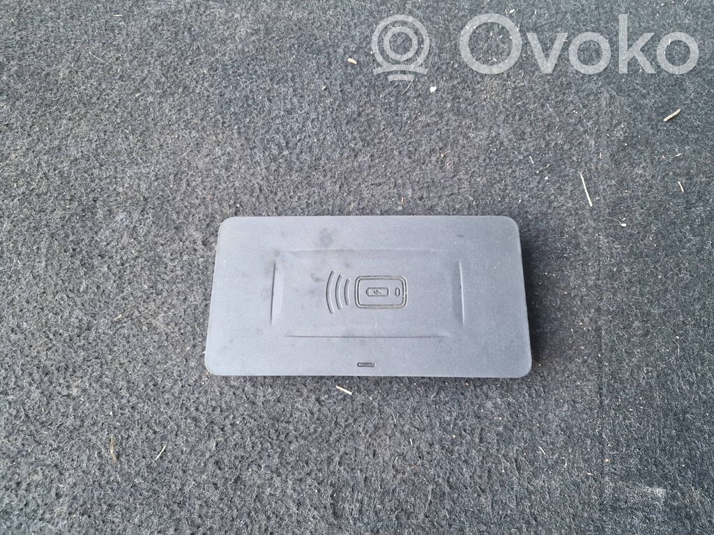 BMW X7 G07 Wireless charging module 