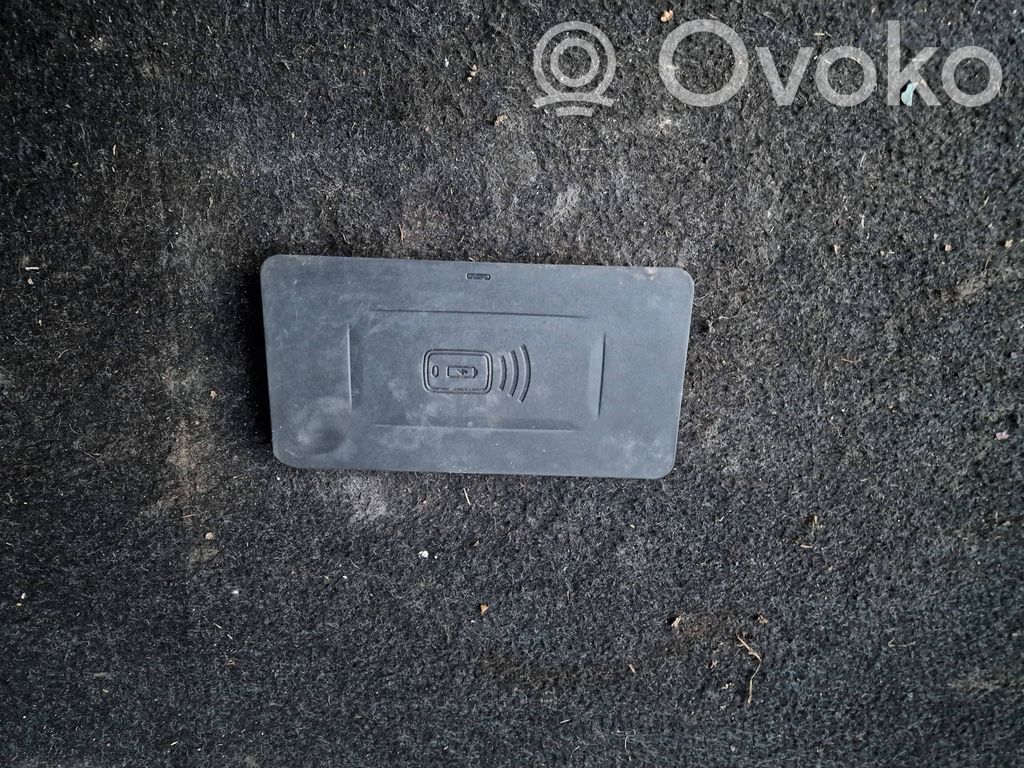 BMW X7 G07 Wireless charging module 
