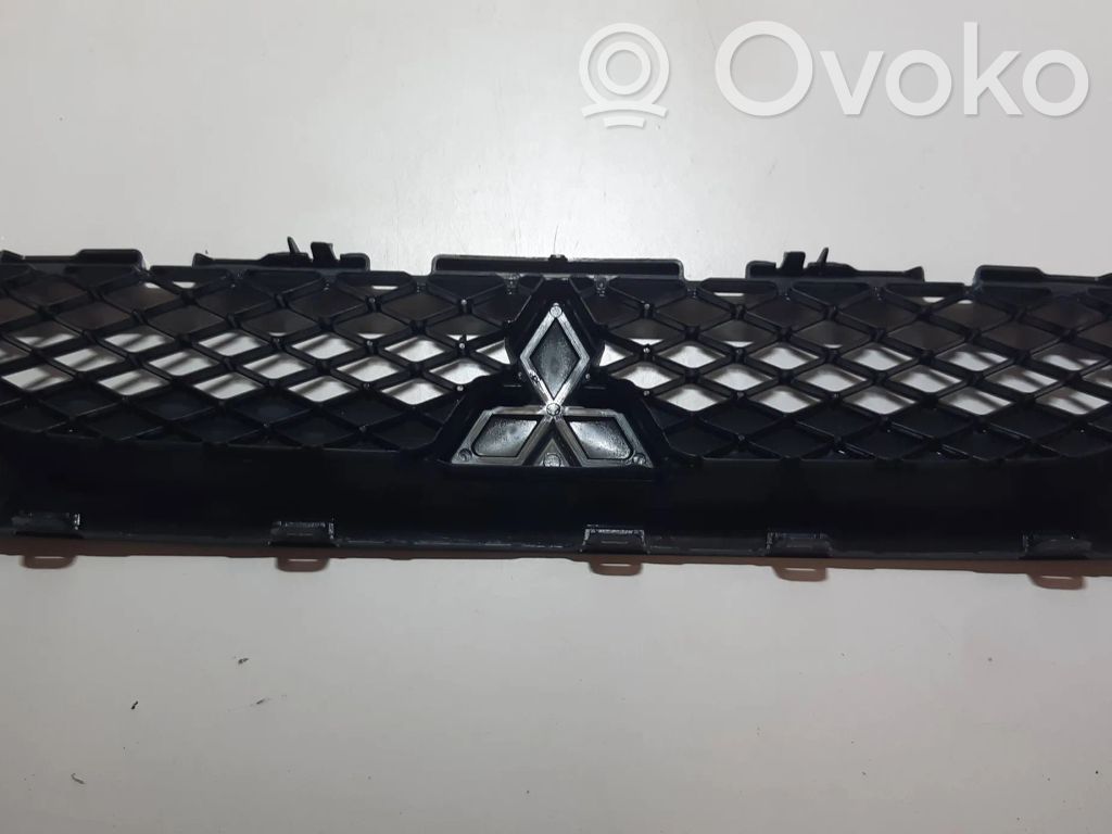Mitsubishi ASX Augšējais režģis 