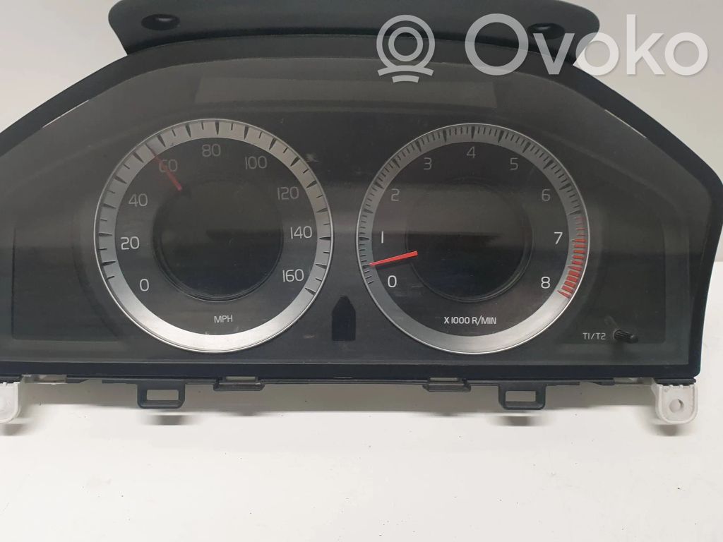 Volvo V70 Speedometer (instrument cluster) 