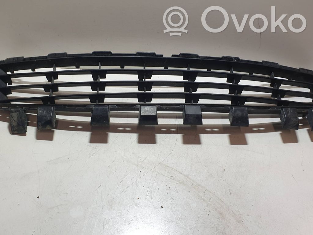 Renault Megane II Grilă inferioară bară față 