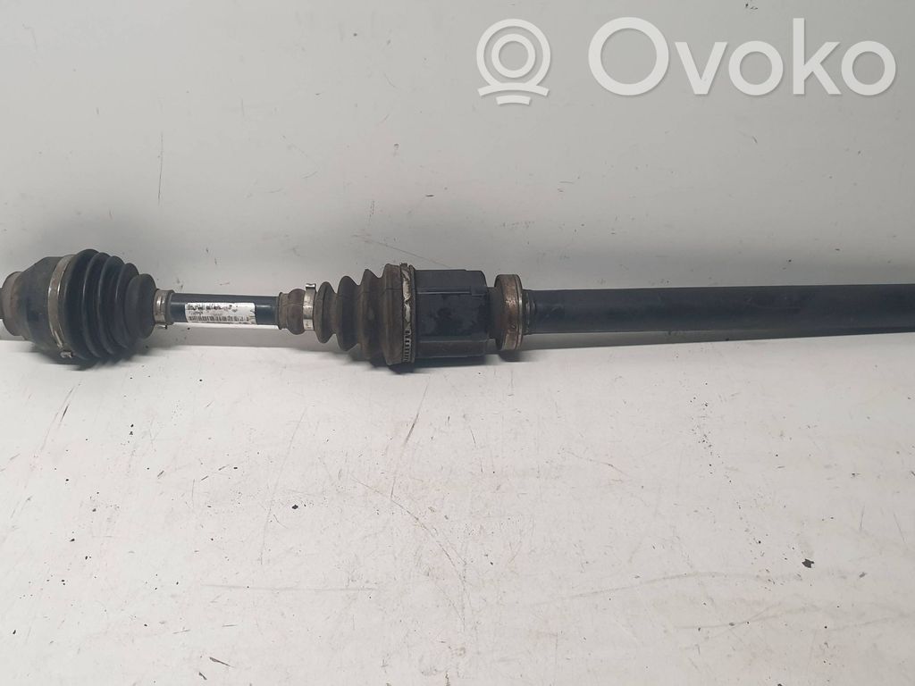 Volvo V70 Priekinis pusašis 