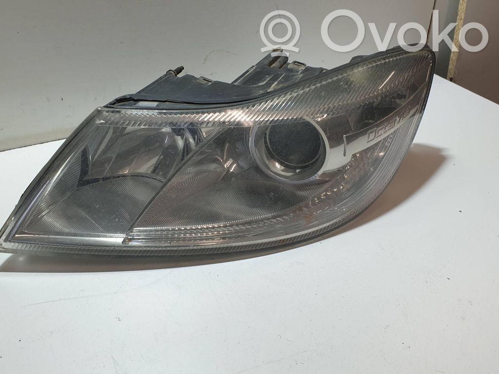Skoda Octavia Mk2 (1Z) Lampa przednia 