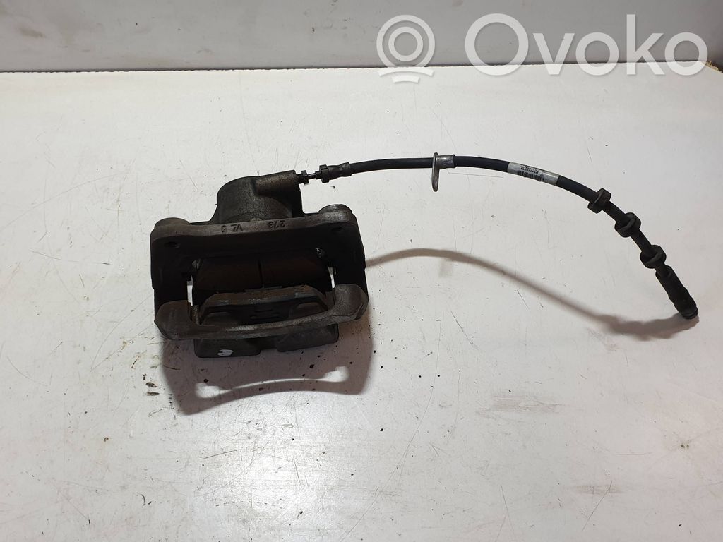 Volvo XC40 Front brake caliper 