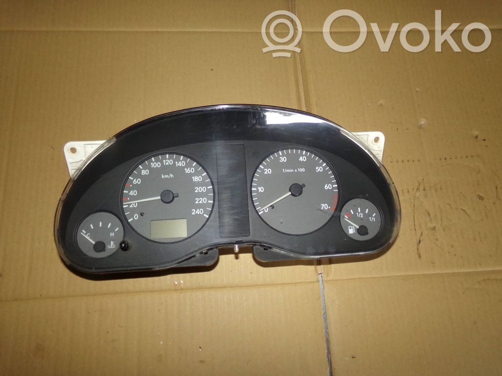 Volkswagen Sharan Speedometer (instrument cluster) 