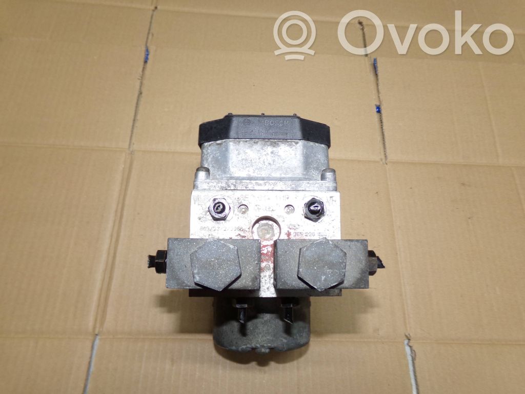 Volkswagen PASSAT B5 Bomba de ABS 