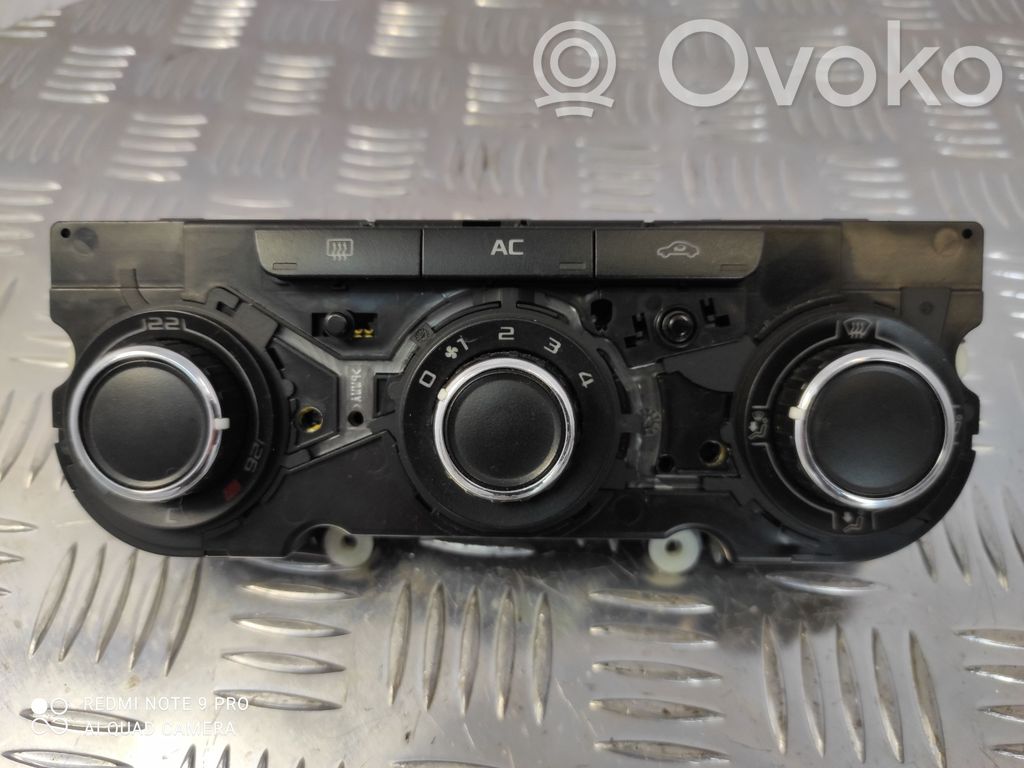 Skoda Octavia Mk2 (1Z) Climate control unit 