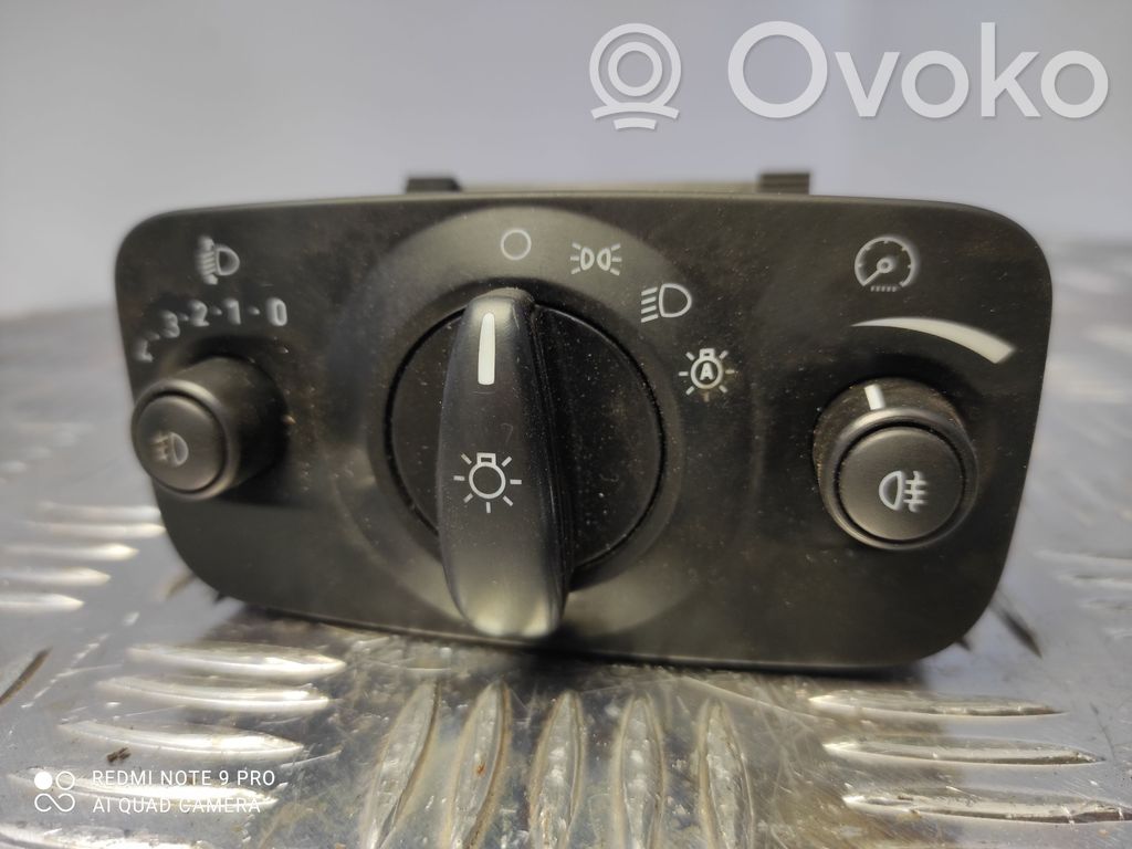 Light switch   04066445