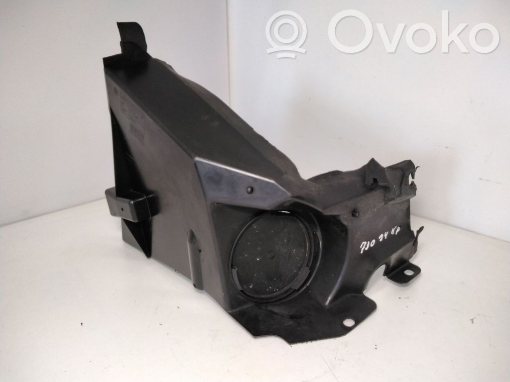 BMW 7 E38 Air intake duct part 