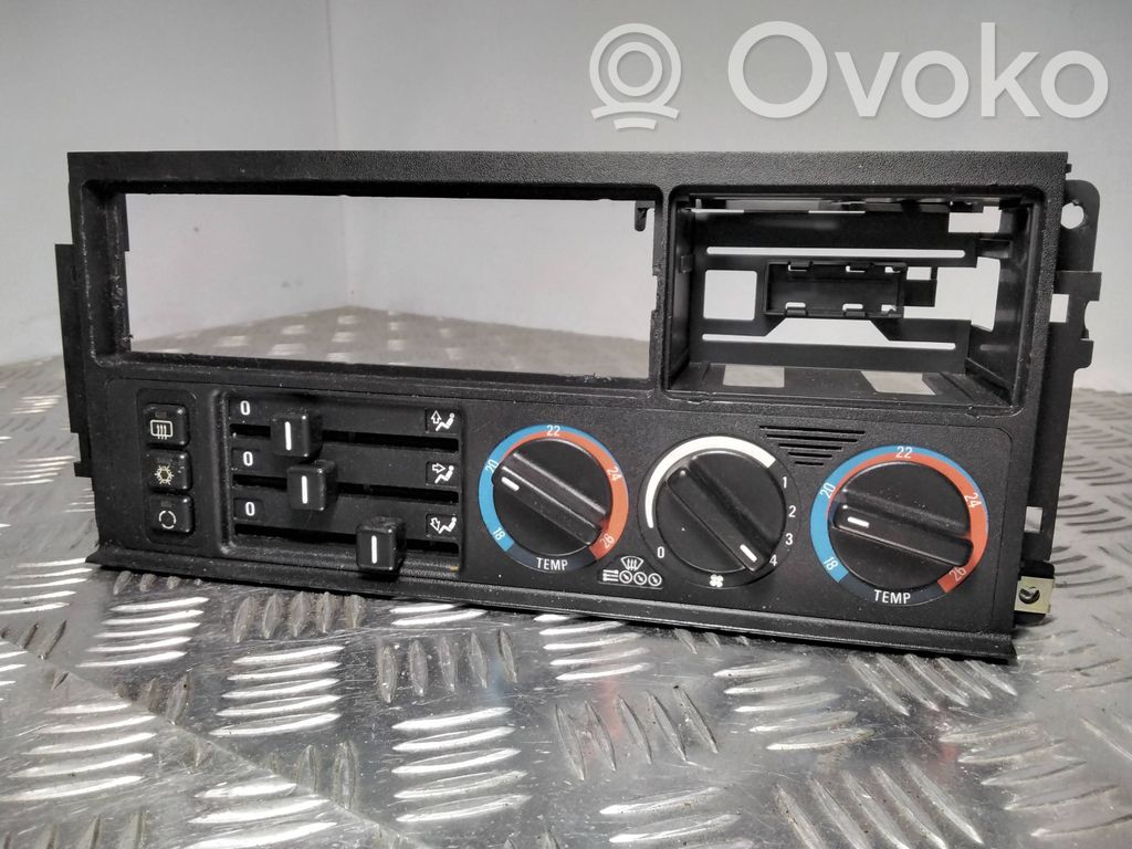 BMW 5 E34 Climate control unit 