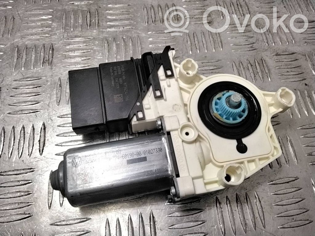 Volkswagen PASSAT B6 Rear door window regulator motor 