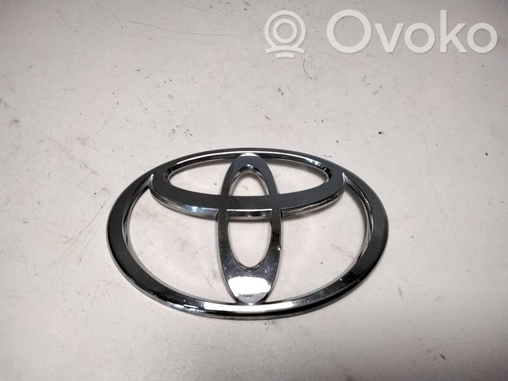 Toyota Avensis T250 Manufacturer badge logo/emblem 