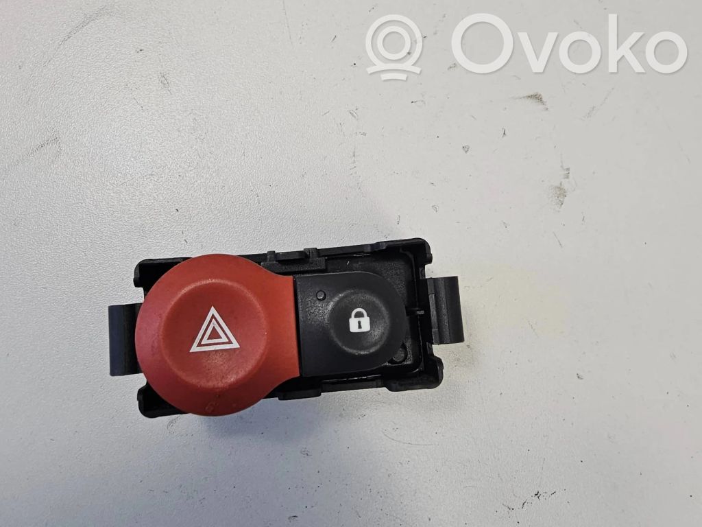Renault Clio III Avarinių žibintų jungtukas 