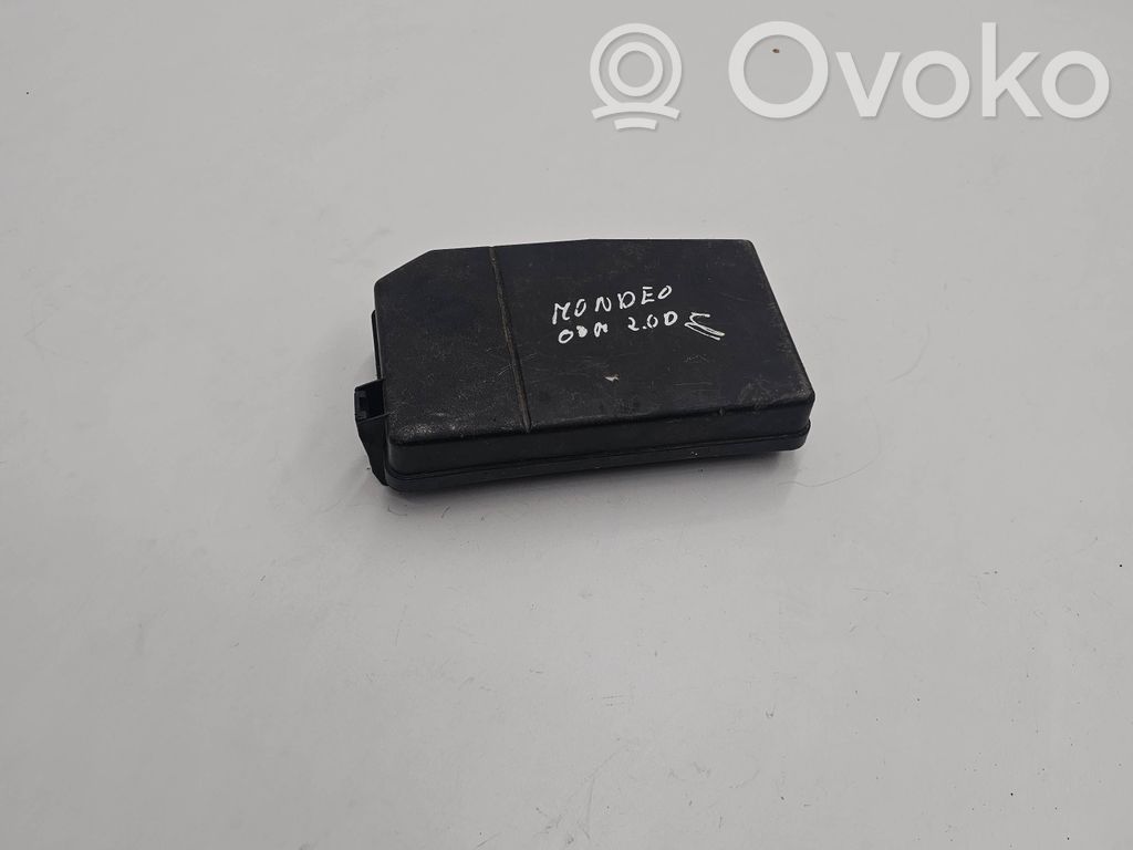 Ford Mondeo Mk III Tapa de caja de fusibles 