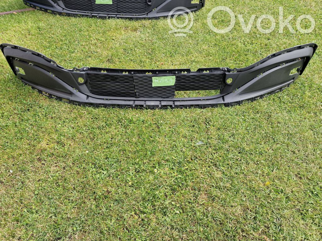 Front bumper   LJ9B8475AD
