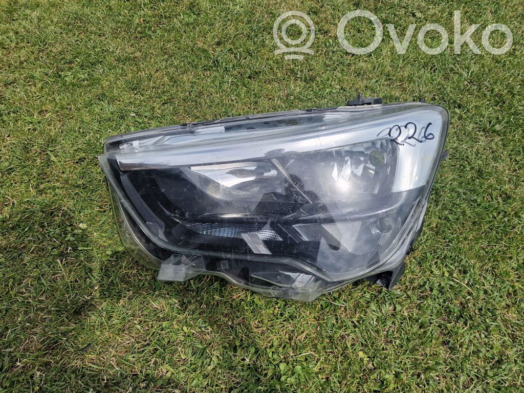Opel Combo E Priekinis žibintas 