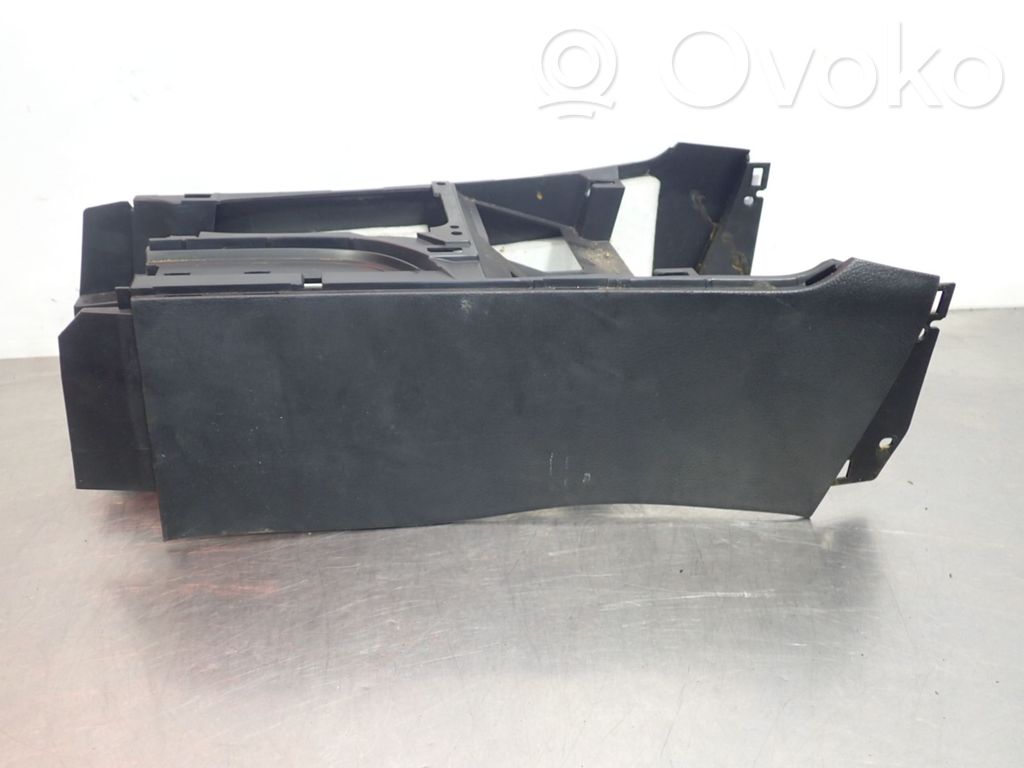 Mitsubishi Outlander Center console 