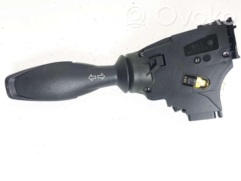 Commodo de clignotant   8A6T13335AD,EB8FD
