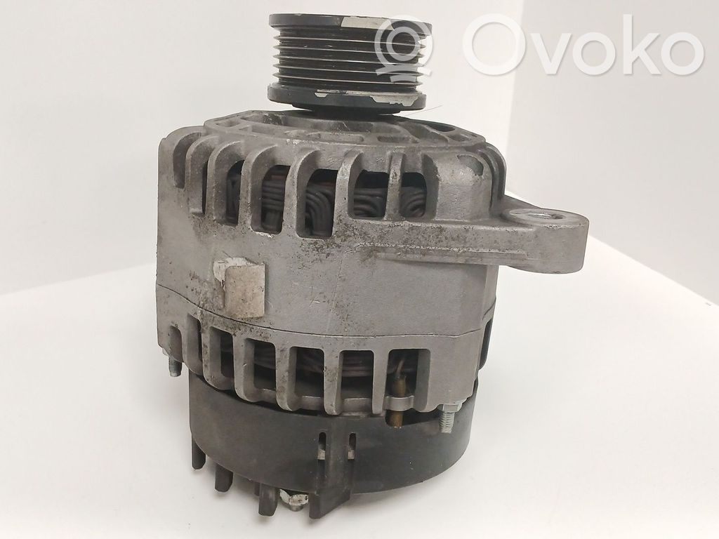 Opel Zafira B Alternator 