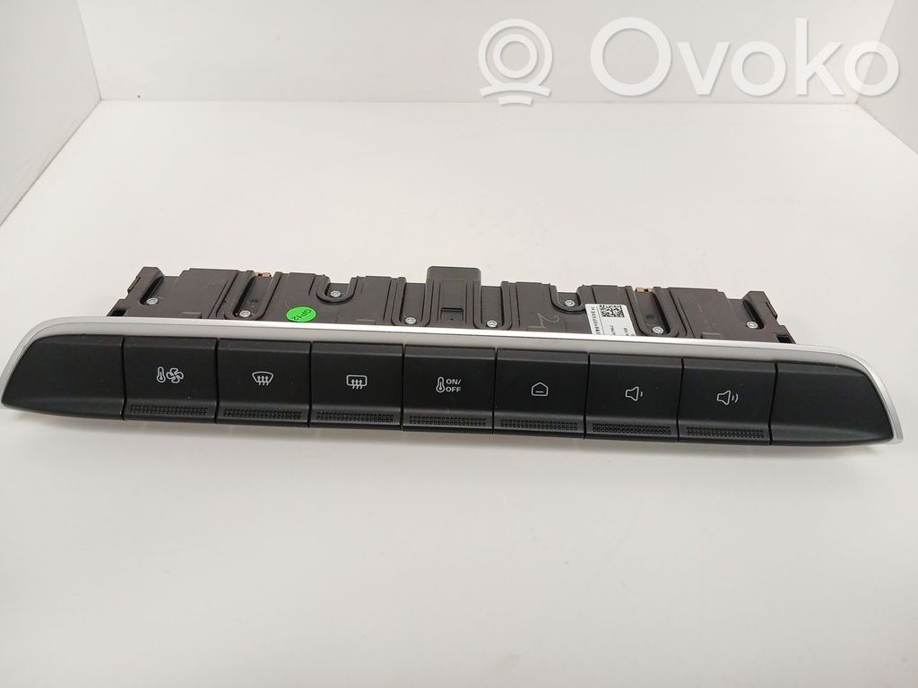 Multifunctional control switch/knob   11496132,528193772