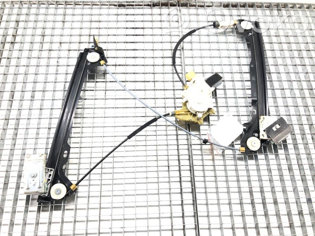 BMW 3 E92 E93 Front door window regulator with motor 
