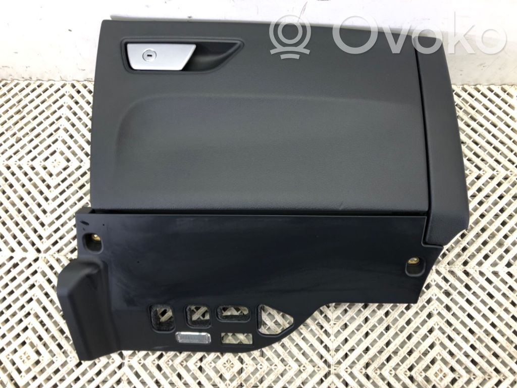 Audi A8 S8 D5 Juego guantera 