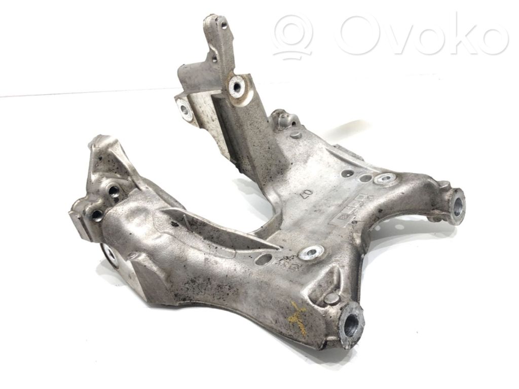 Audi A6 Allroad C8 Engine mounting bracket 