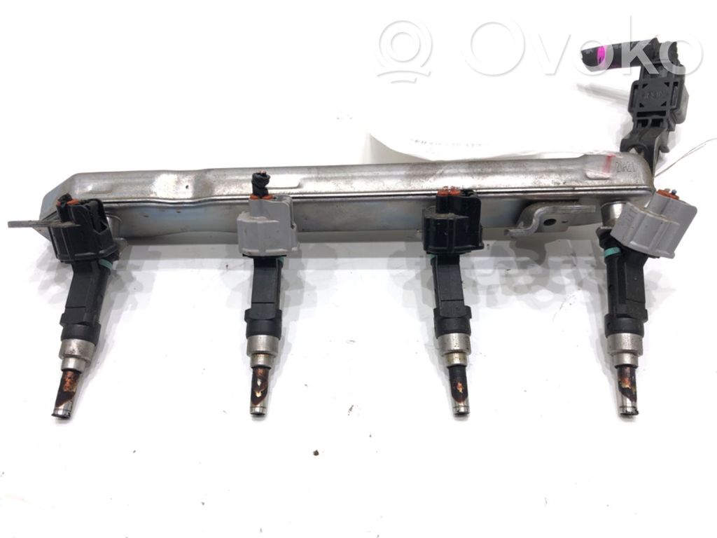 Toyota Yaris Tubo principal de alimentación del combustible 