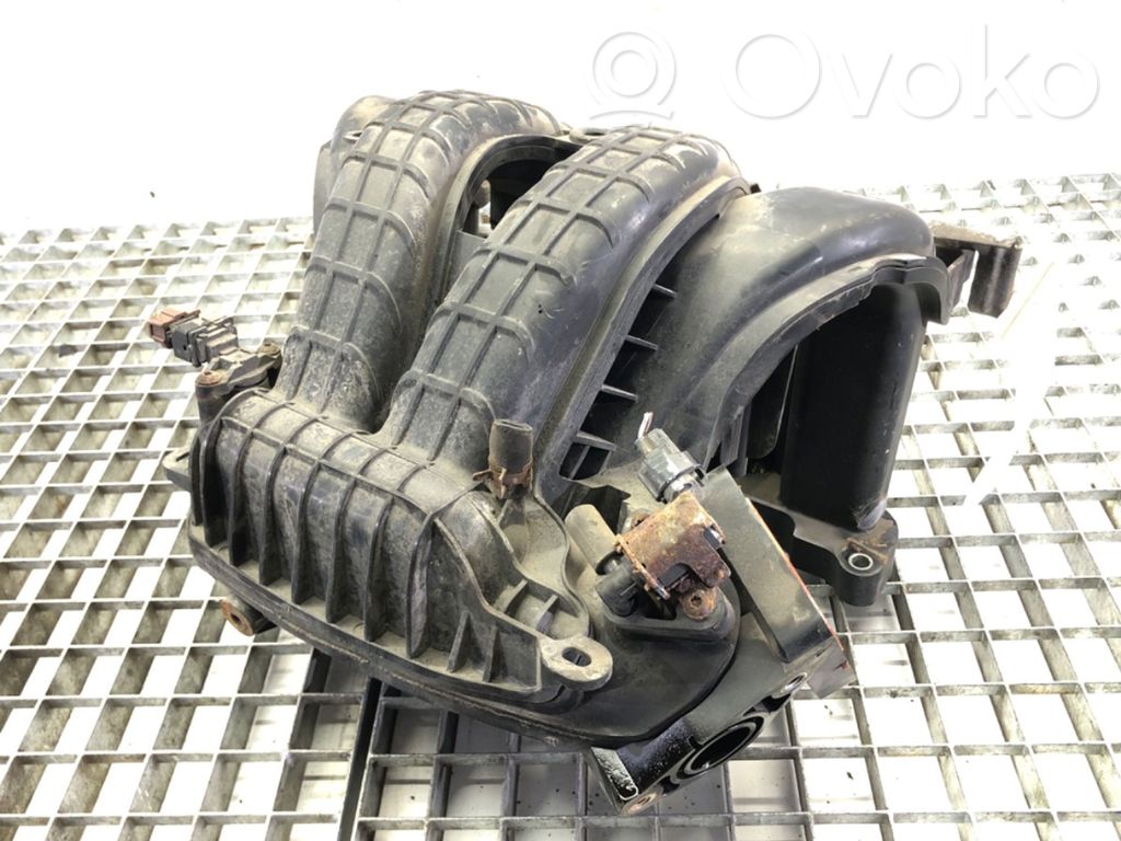 Mitsubishi Lancer VIII Ansaugbrücke Ansaugkrümmer 