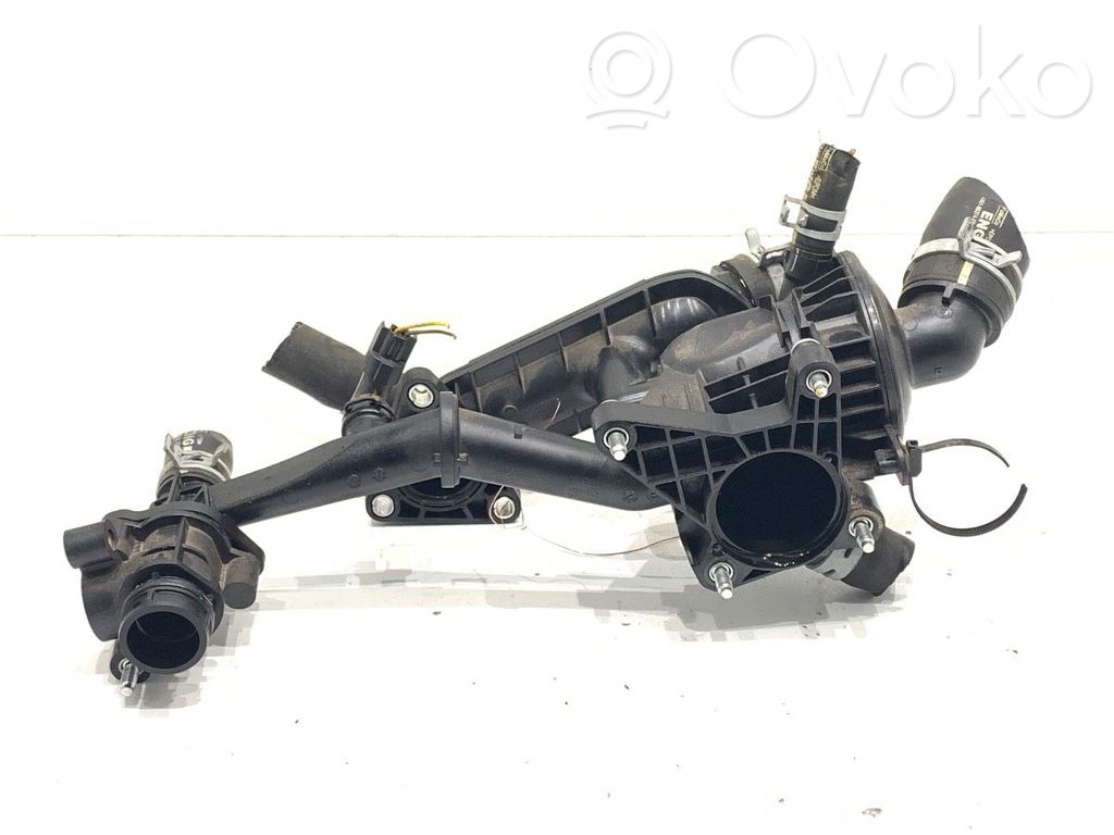 Ford Focus Tuyau de liquide de refroidissement moteur