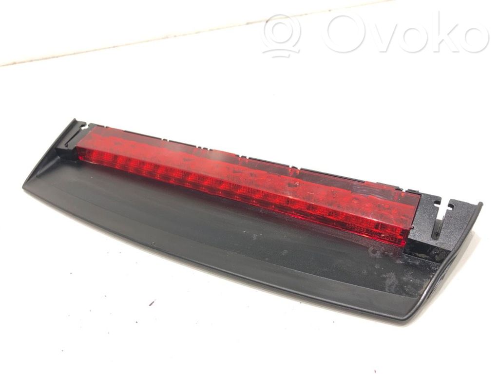 Kolmas/lisäjarruvalo   4G5945097