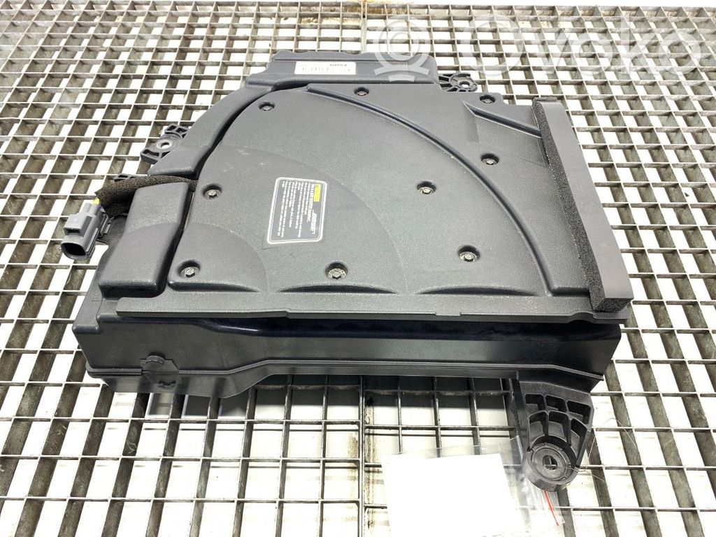 Mazda CX-9 Subwoofer 