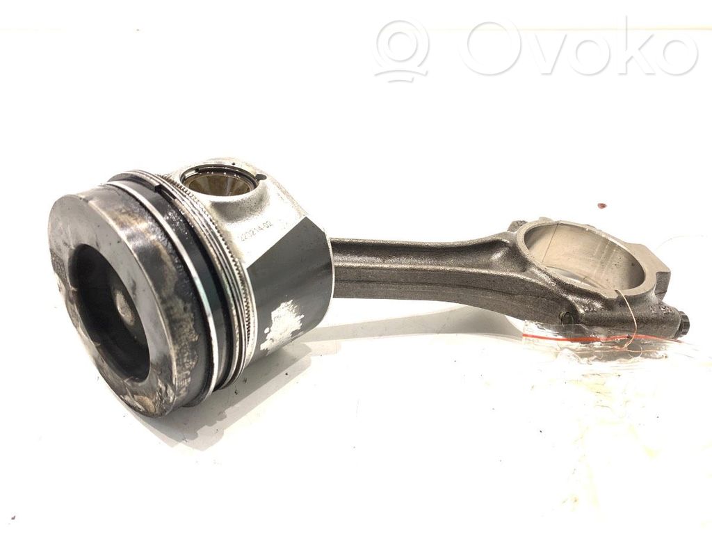 Volkswagen Golf VII Piston with connecting rod 