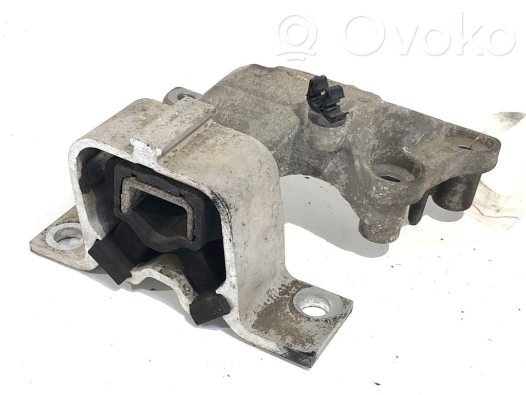 Dacia Duster II Engine mount vacuum valve 