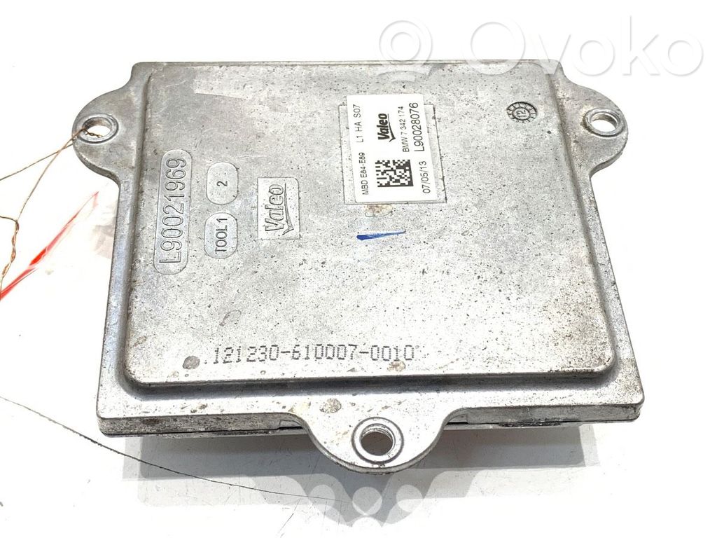 BMW X1 E84 Voltage converter/converter module 