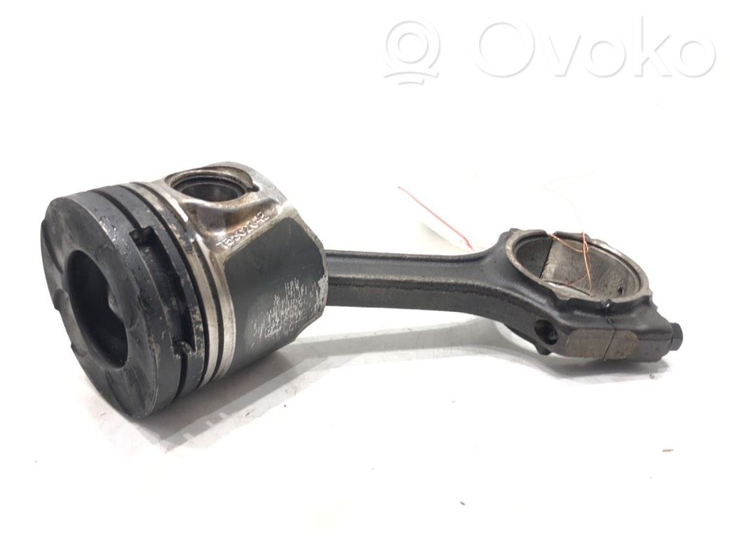 Fiat Grande Punto Piston with connecting rod 