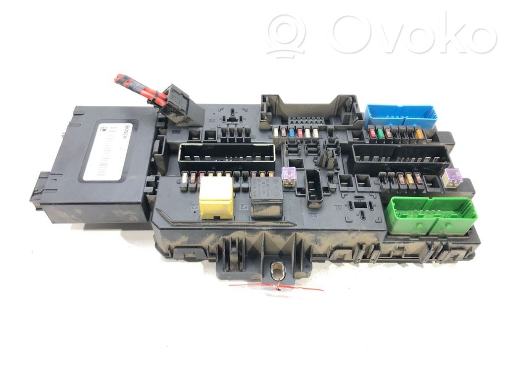 Opel Astra H Juego de caja de fusibles 