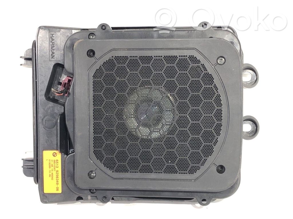 BMW 2 F45 Altavoz subwoofer 